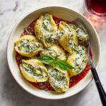Creamy Spinach and Ricotta Stuffed Shells Recipe