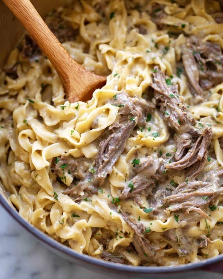 Slow Cooker Beef and Noodles Recipe
